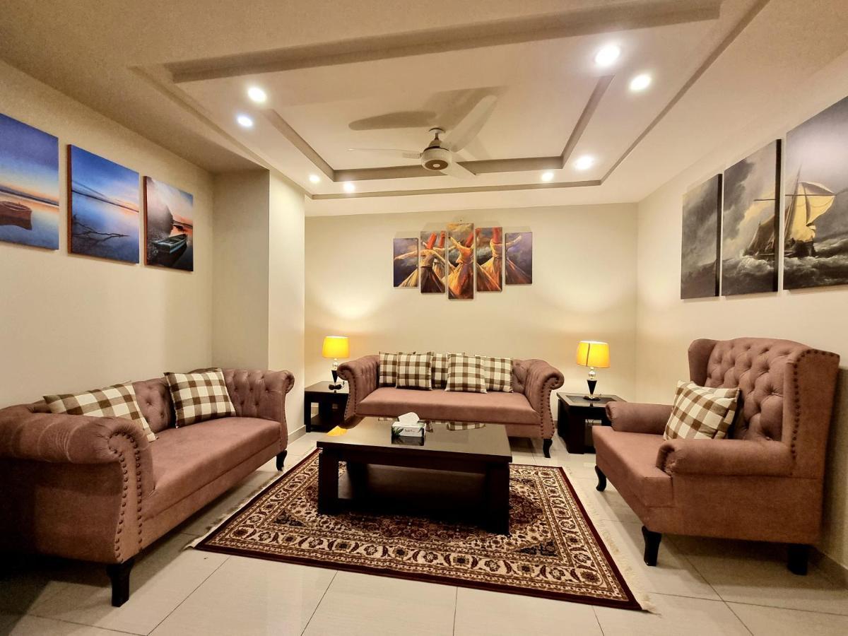 רוואלפינדי Luxurious Landing Apartments & Suites Bahria Town מראה חיצוני תמונה